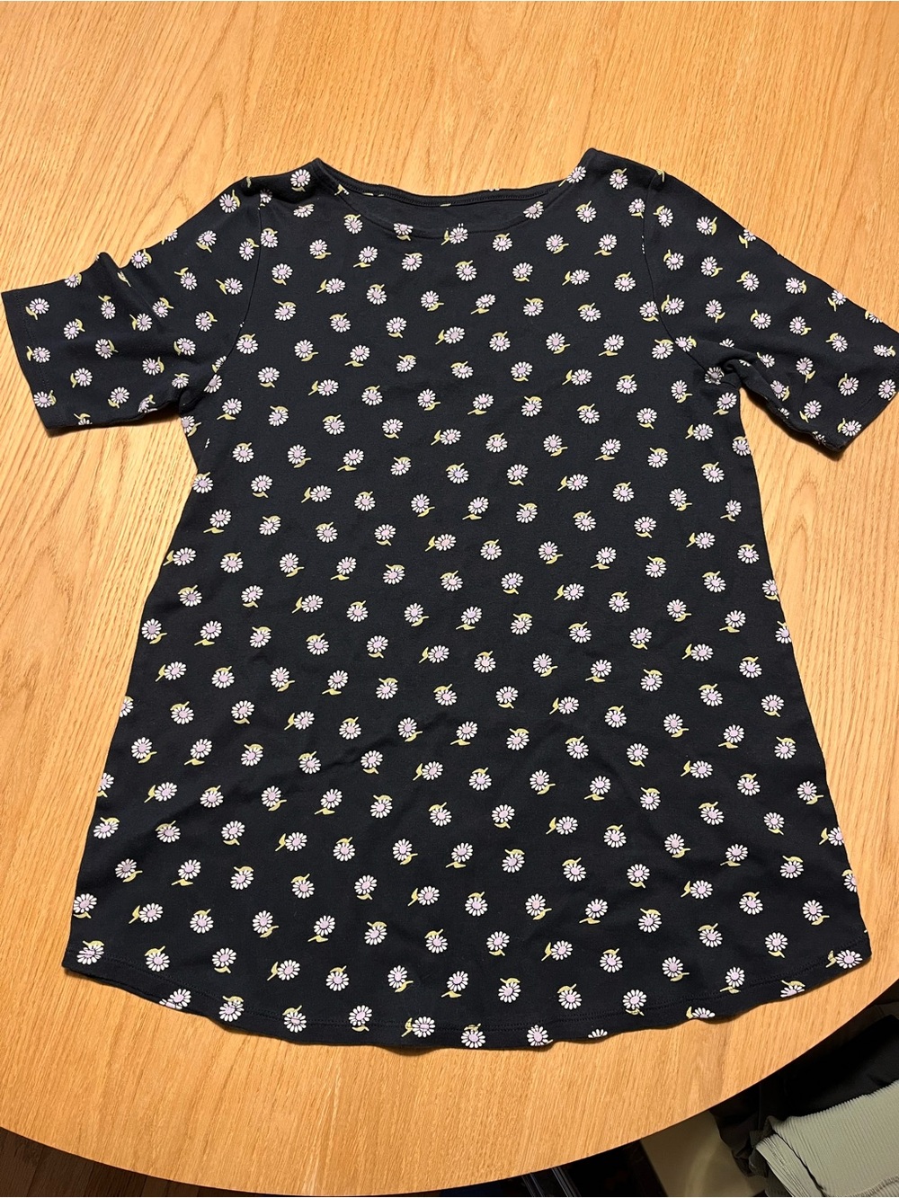 J. Jill Black 100% Cotton Tshirt with White Floral Daisy Print